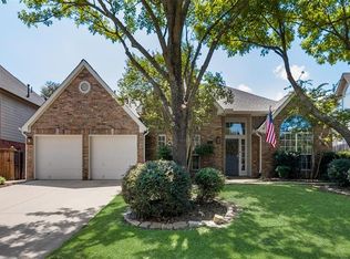 1925 Fair Field Dr, Grapevine, TX 76051