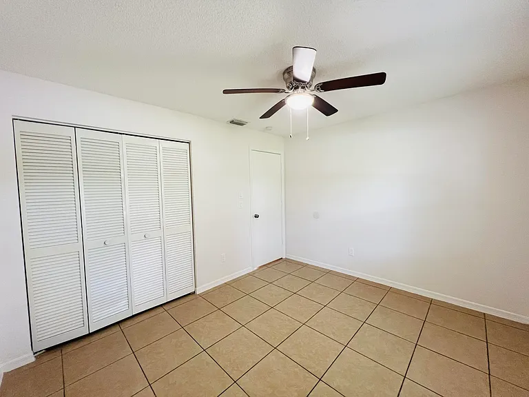 1217 Schumann Dr — Photo 13