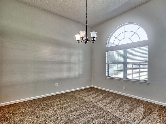 4th image of 329 Fort Milton Dr