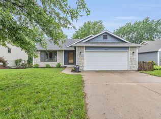 4217 Saddlehorn Dr, Lawrence, KS 66049