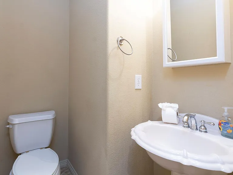 62 S Longsford Cir — Photo 30