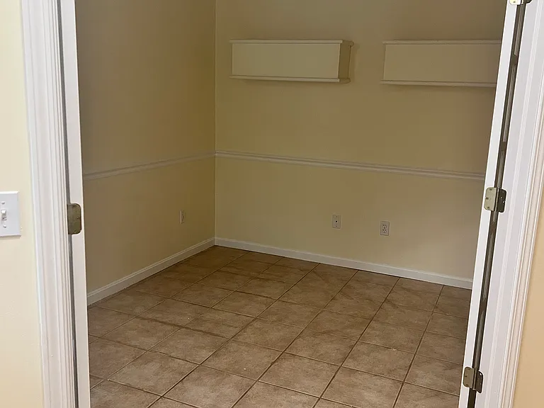 2563 Wyndgate Ct — Photo 3