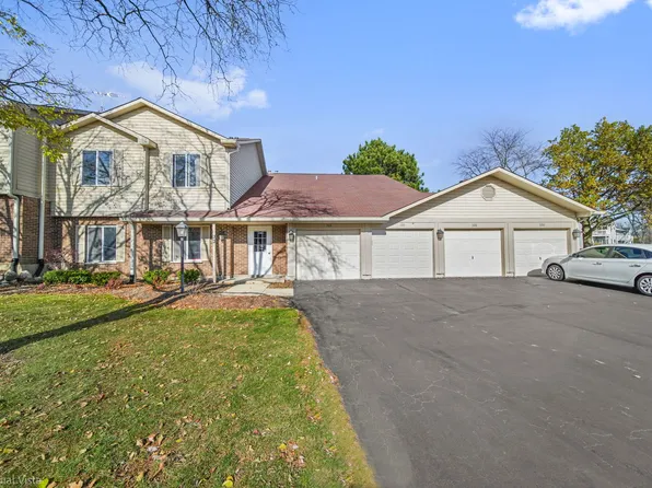 330 Sandpebble Ln, Aurora, IL 60504