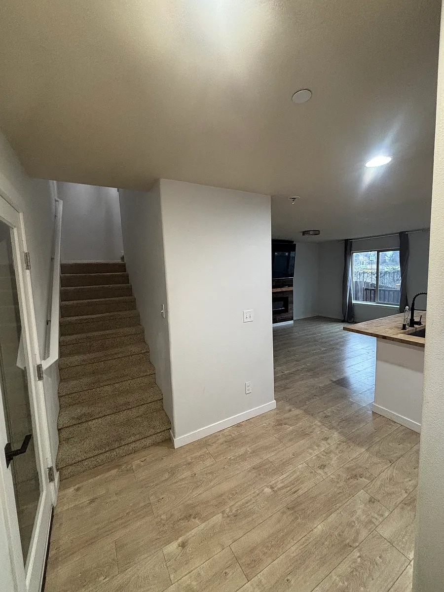 Building Photo - 845 NE 109th Ct