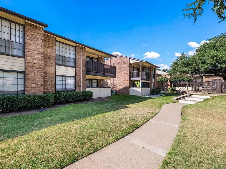 Crooked Stick Apartments