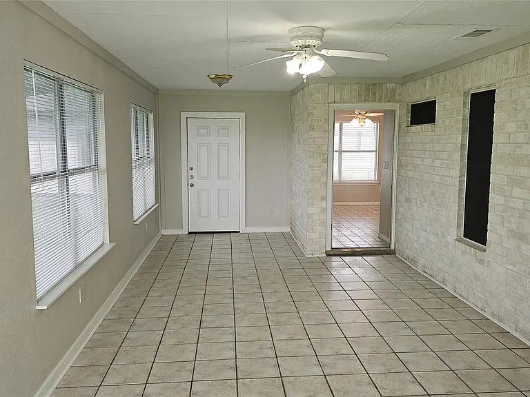 16 Brenda Ln — Photo 27