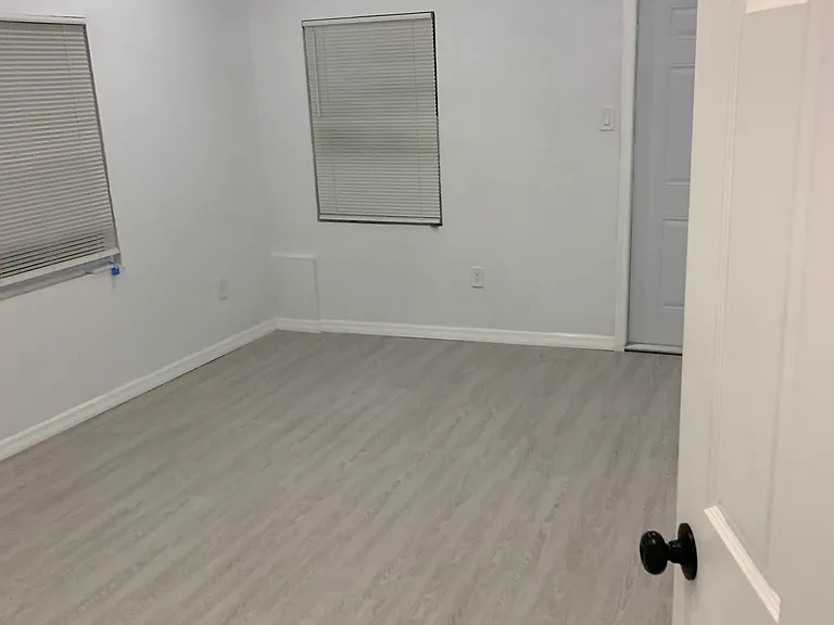 22211 Hernando Ave — Photo 5