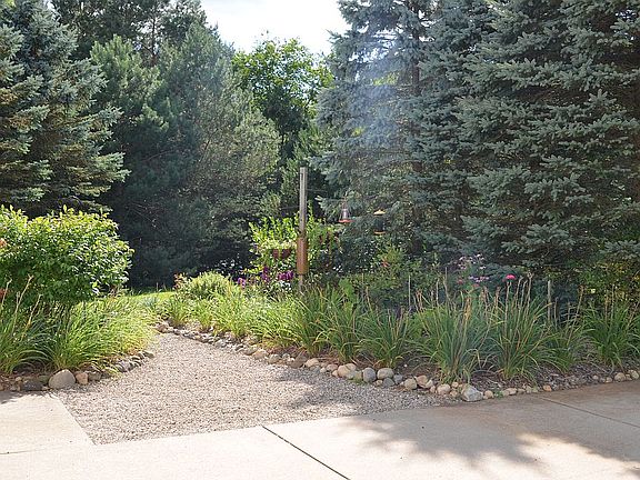 5th image of 2941 Katie Ln