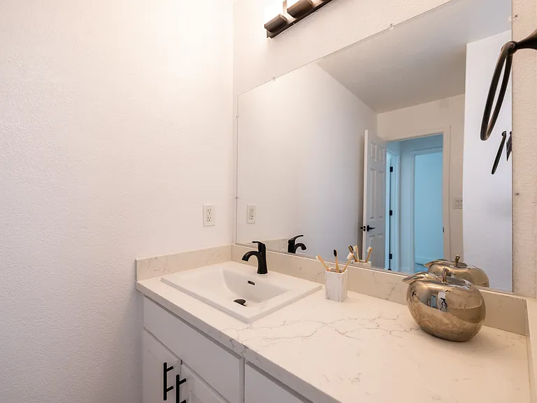Summerwood Apartments — Photo 9