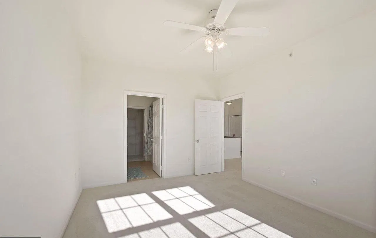 2 bed, 1031 sqft, $2,300 — Photo 4
