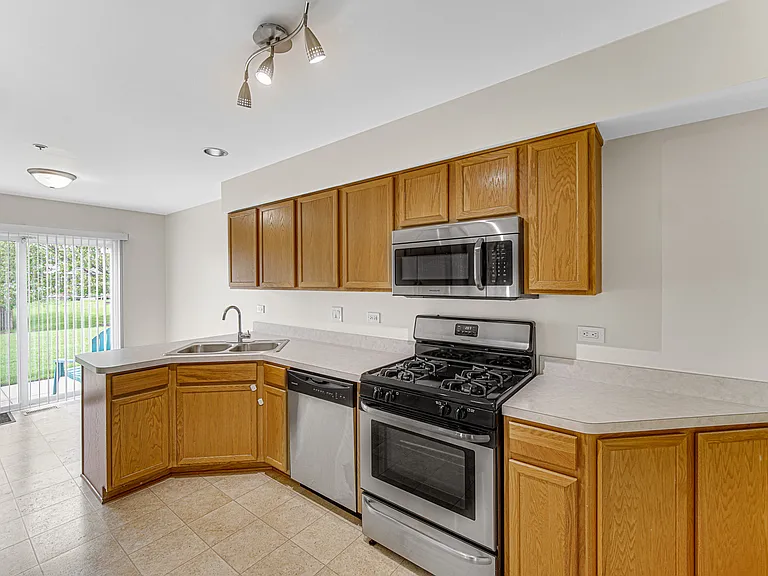 2588 Dickens Ct #2588 — Photo 5