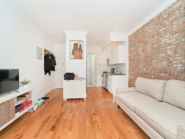 310 E 83rd St #4C — Photo 1