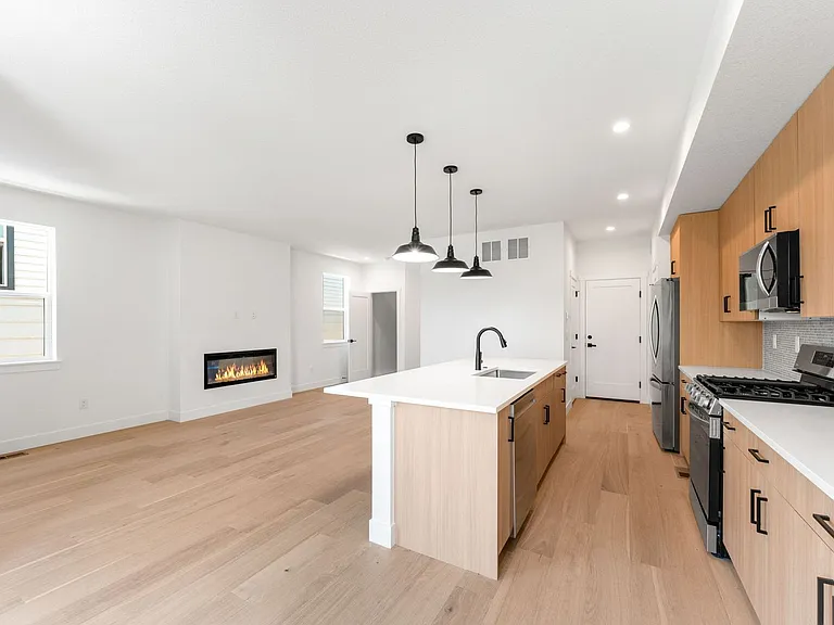 4656 W 9th Ave — Photo 6