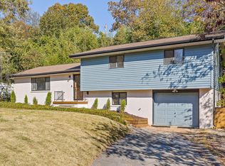 1313 Michael Ln, Hixson, TN 37343