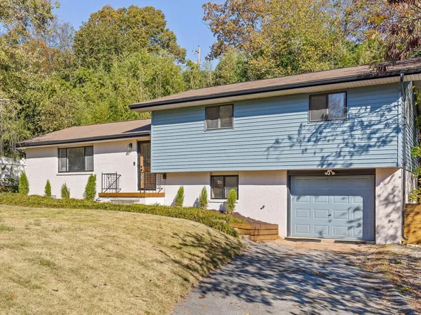 1313 Michael Ln, Hixson, TN 37343