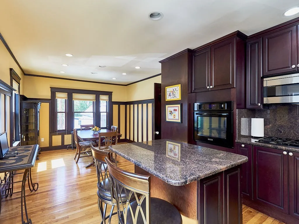 3 bed, 1.5 bath, 1700 sqft, $3,400 — Photo 2