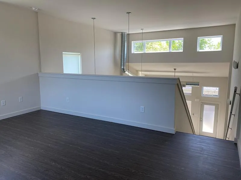 961 McClanahan Ln — Photo 3
