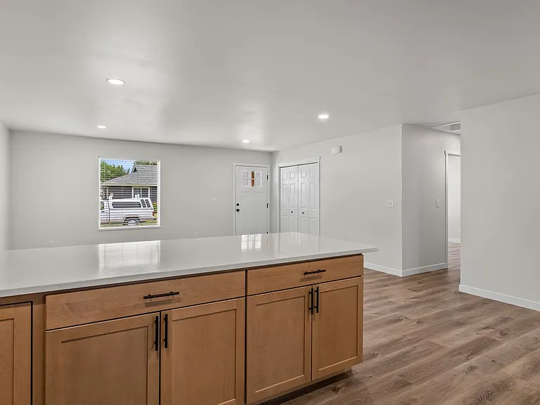 1302 S 14th Ave — Photo 37