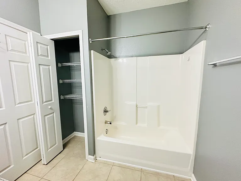 8235 Lobster Bay Ct — Photo 10