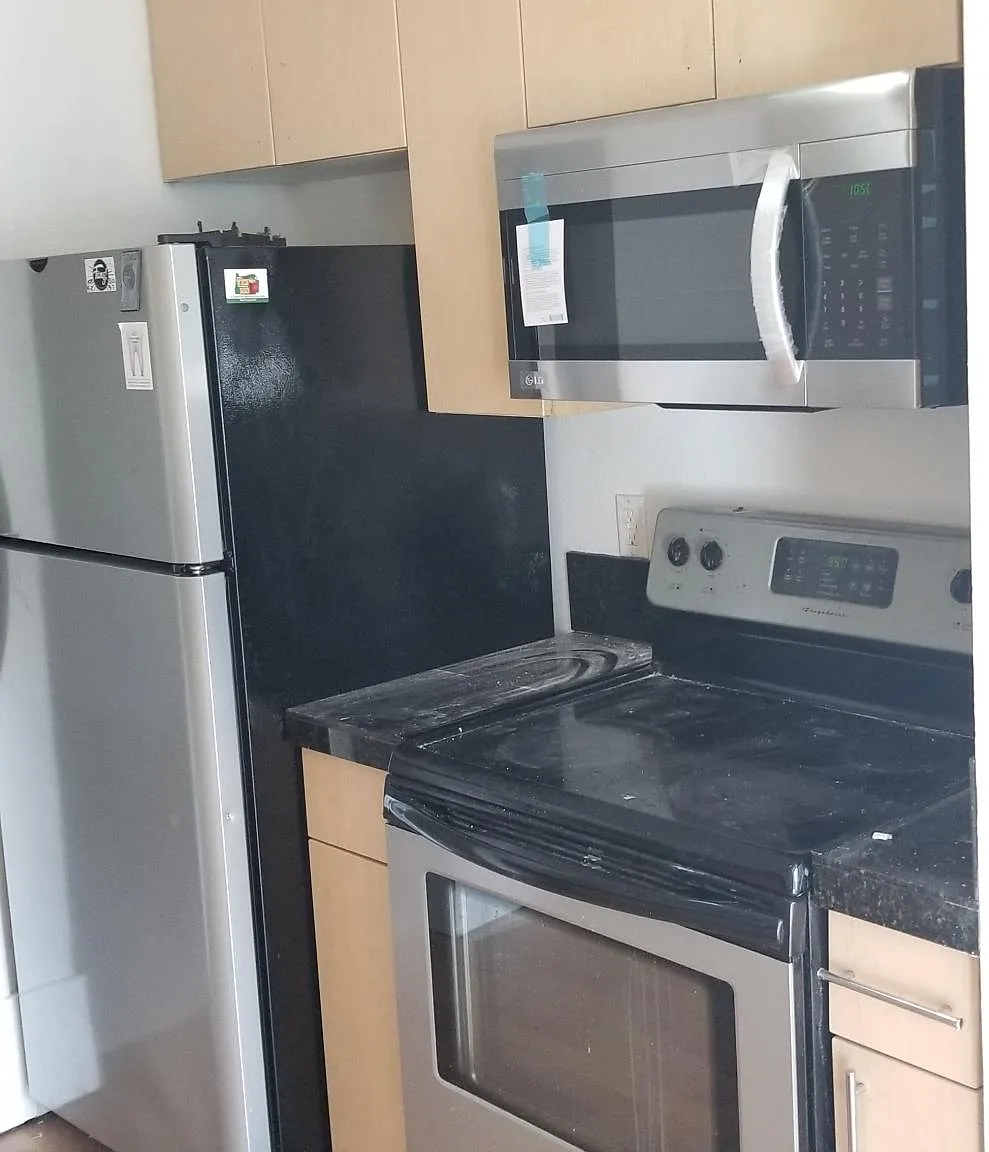 3 bed, 2.5 bath, 1146 sqft, $2,150 — Photo 3