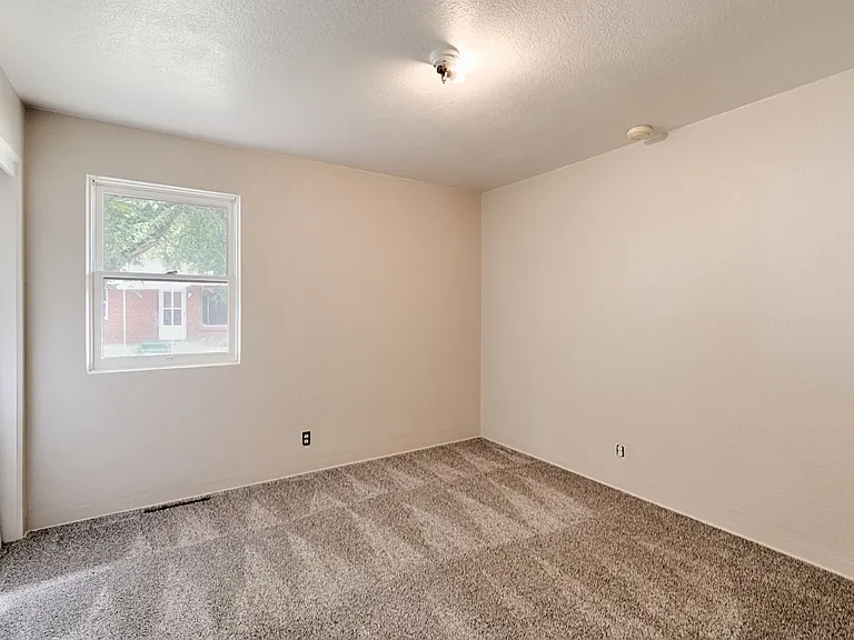 1611 S Martha St — Photo 13