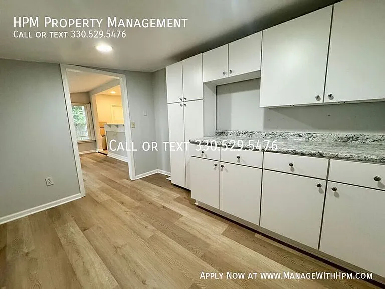612 Guy St NW — Photo 11