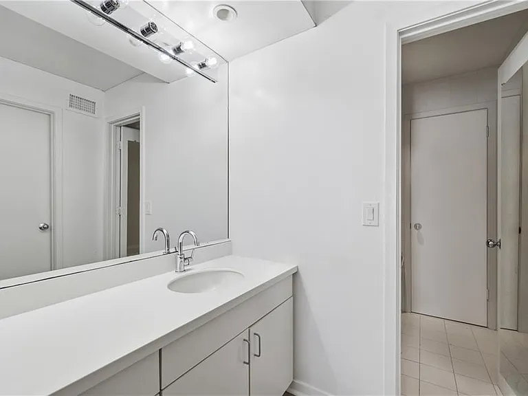 13 Heards Overlook Ct — Photo 42