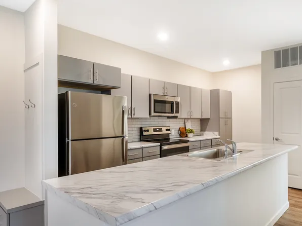 The Jewel Whispering Oaks