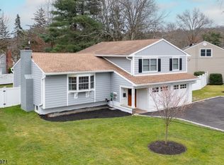 32 Bergen Rd, New Providence, NJ 07974