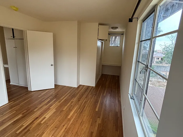 854-864 E Mendocino St #862 — Photo 9