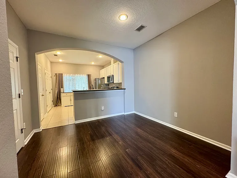6212 High Tide Blvd — Photo 3