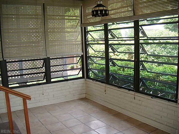 4th image of 9627 Sherwood Pl