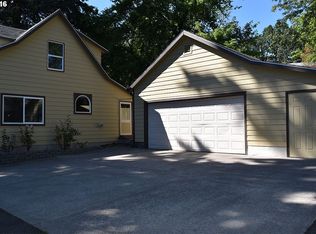 17918 Webster Rd, Gladstone, OR 97027