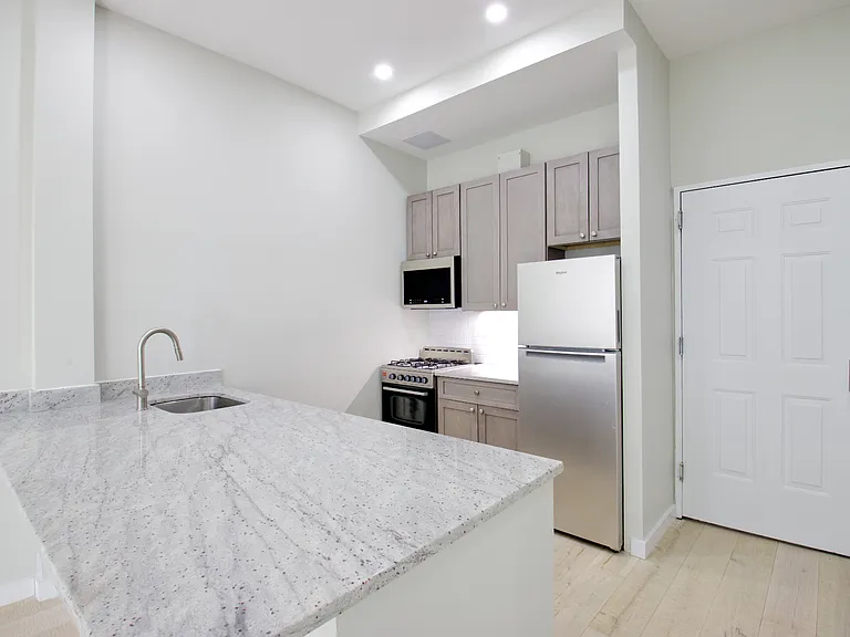 829 Greenwood Ave #1C — Photo 4