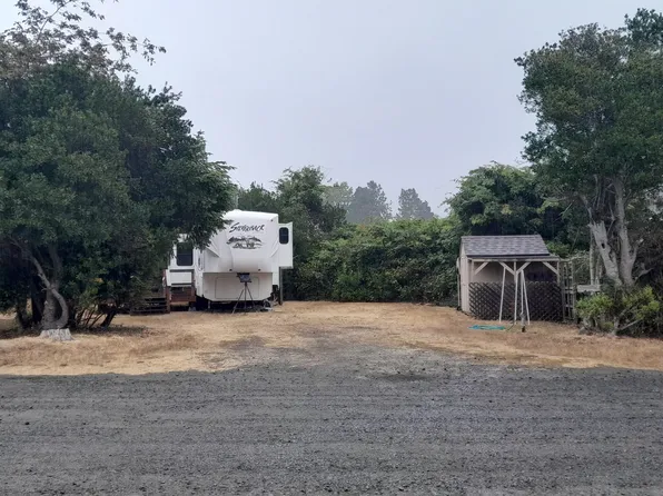 110 N 15th St, Lakeside, OR 97449