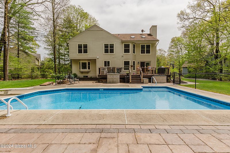 2nd image of 785 Red Oak Drive