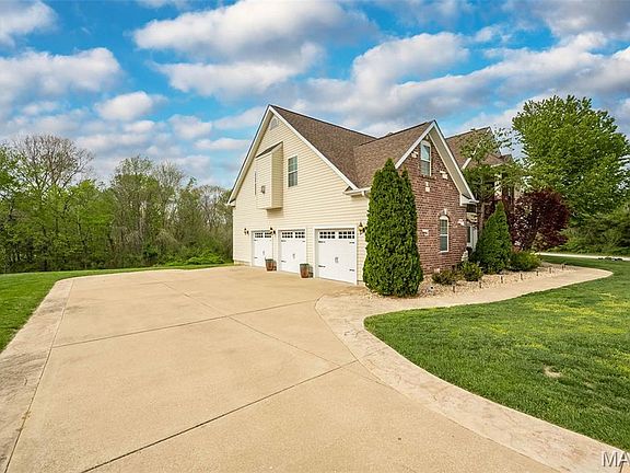 2nd image of 431 Ridge Meadow Ln
