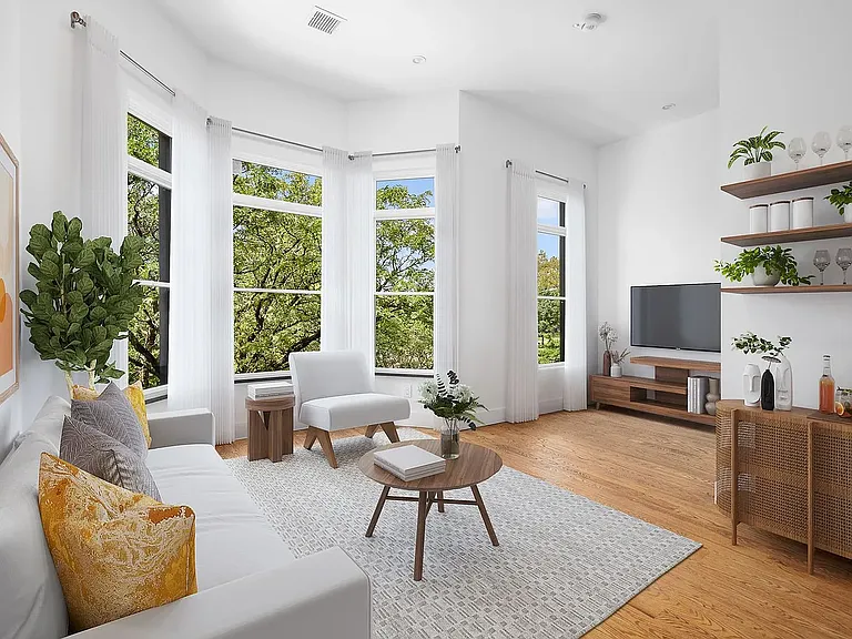 1216 Halsey St #3 — Photo 2