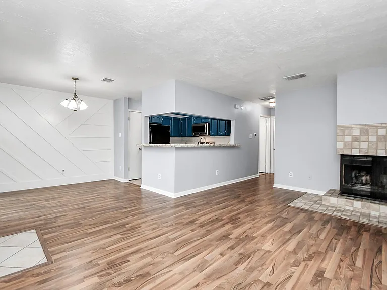2379 Briarwest Blvd #15 — Photo 8