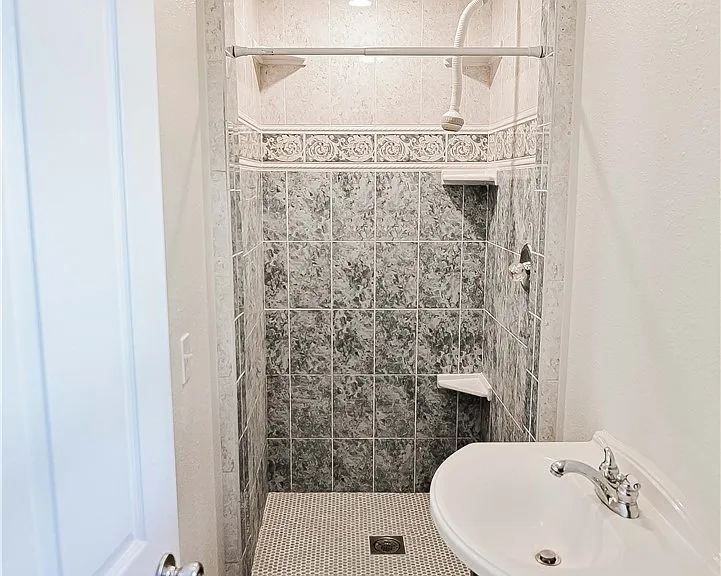 960 Balboa St — Photo 10