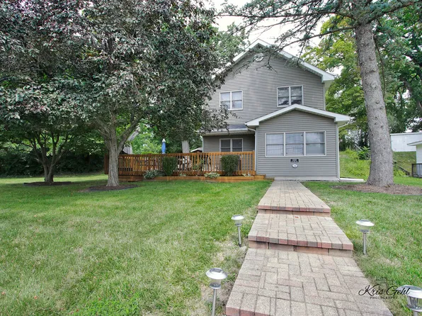 23250 W Lake Shore Dr, Antioch, IL 60002