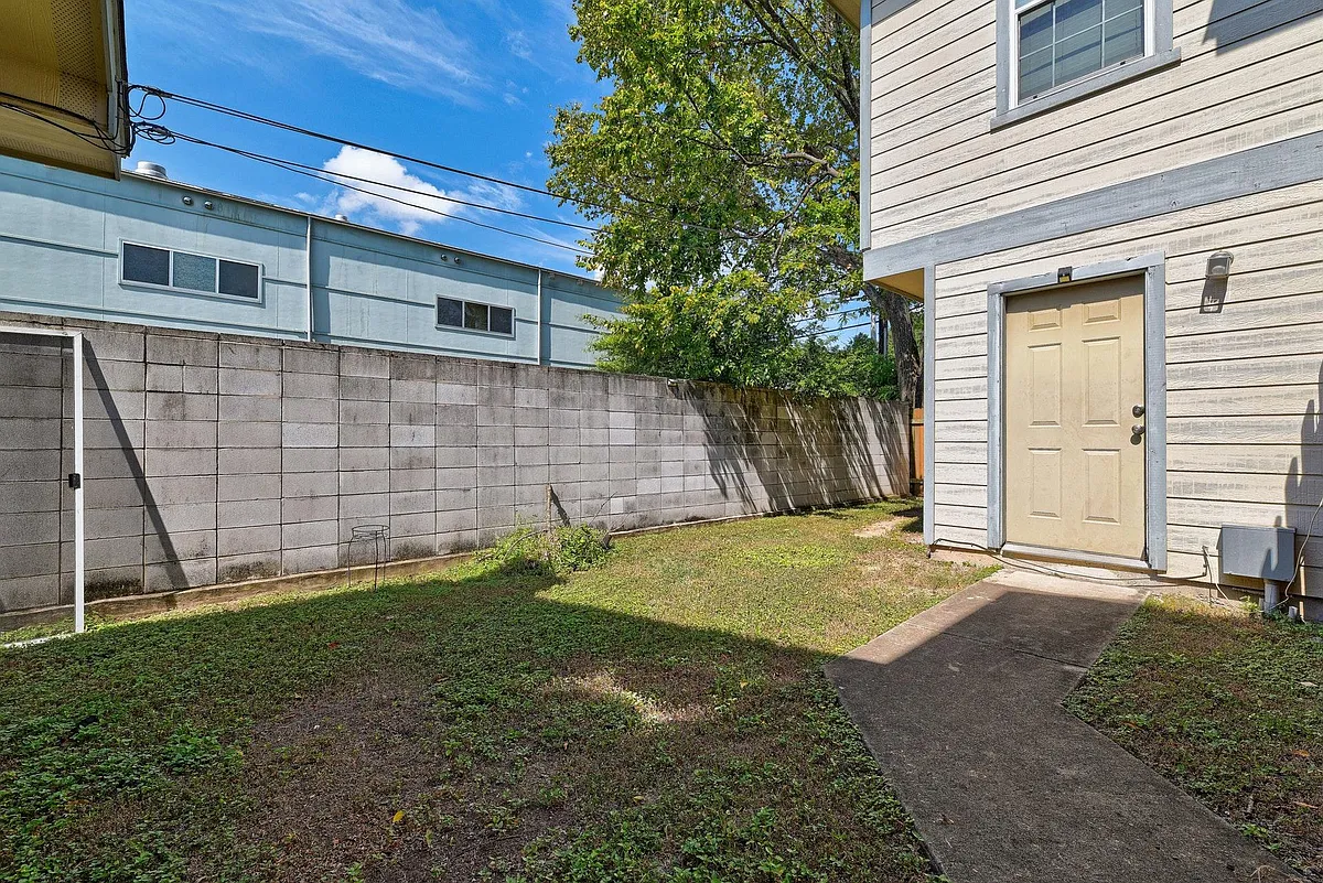 Building Photo - 5304 Evans Ave #A