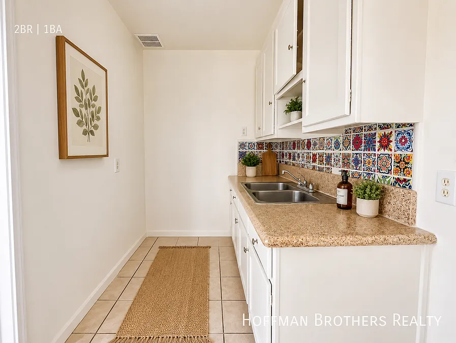 1056 E Rhea St Long Beach, CA 90806 — Photo 2