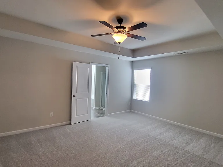 54 Laurel Dr E — Photo 13