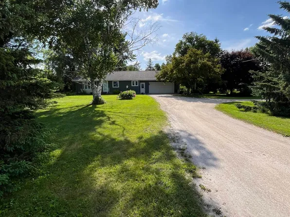 5106 N County Road D, Fond Du Lac, WI 54937