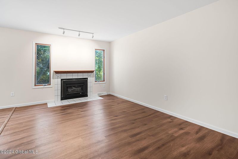 4th image of 2023 Rosedale Way