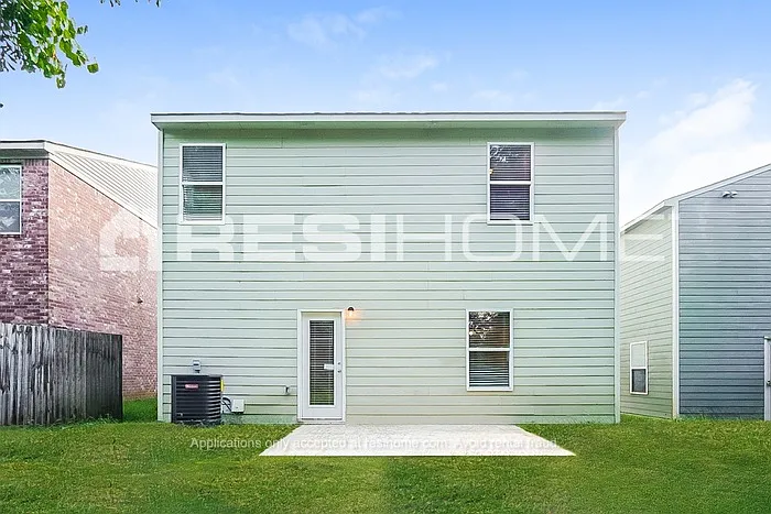 224 Farmington Dr — Photo 15