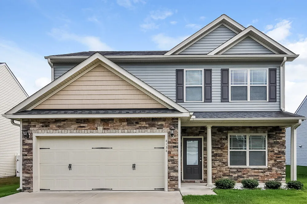 4 bed, 2.5 bath, 1935 sqft, $2,140 — Photo 1
