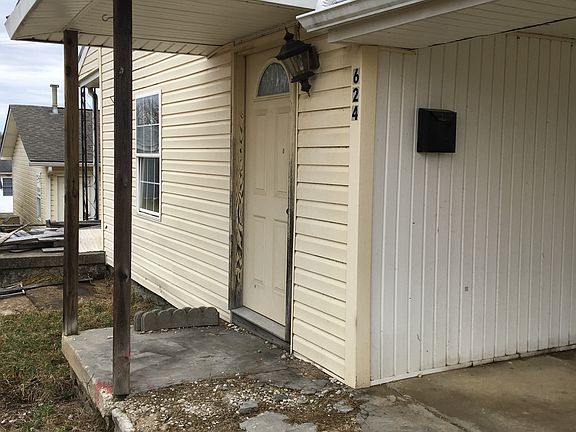 3rd image of 624 W Adams St