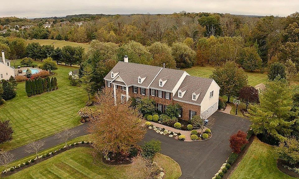 1st image of 2052 Silverwood Dr